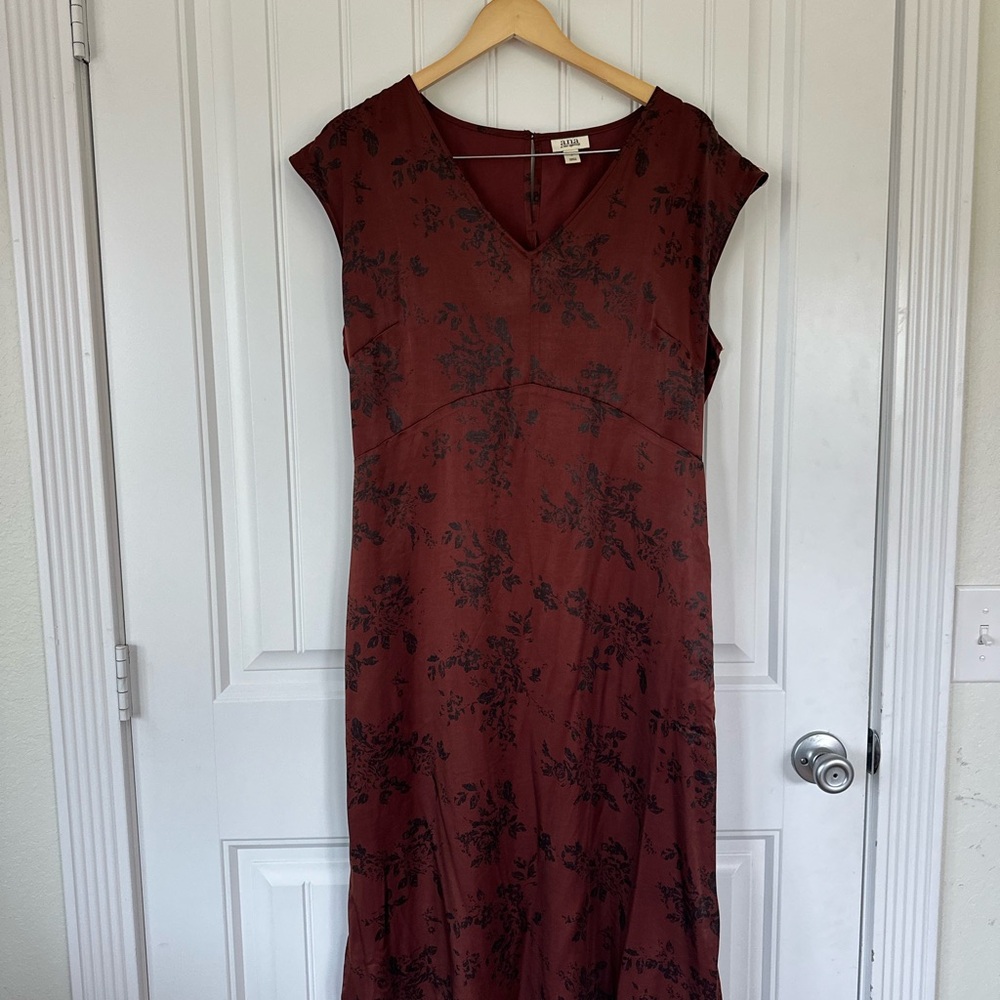 Ana Burgundy Floral Midi Dress